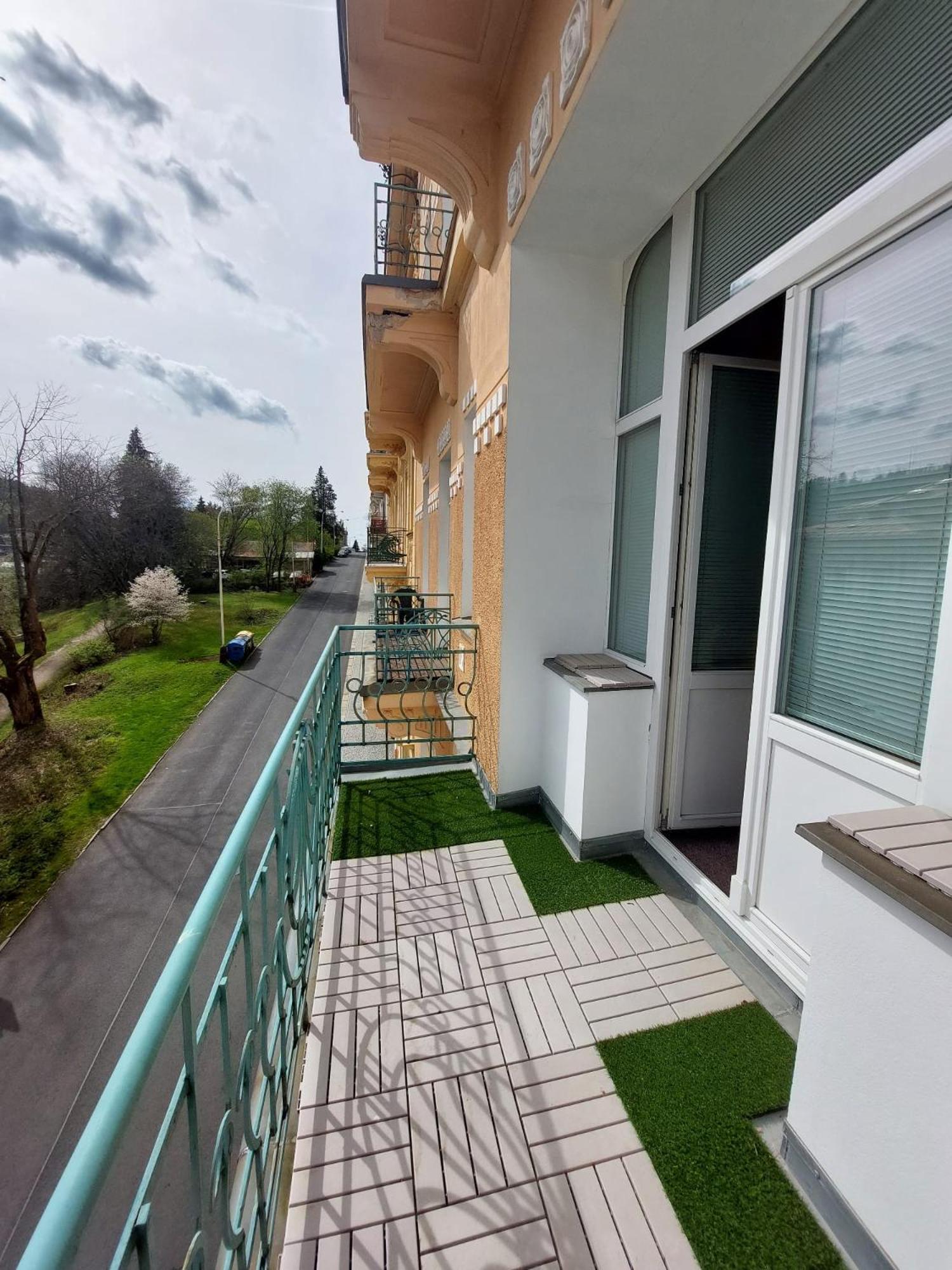 Ferienwohnung Balconies Above Colonnade Mariánské Lázně Exterior foto