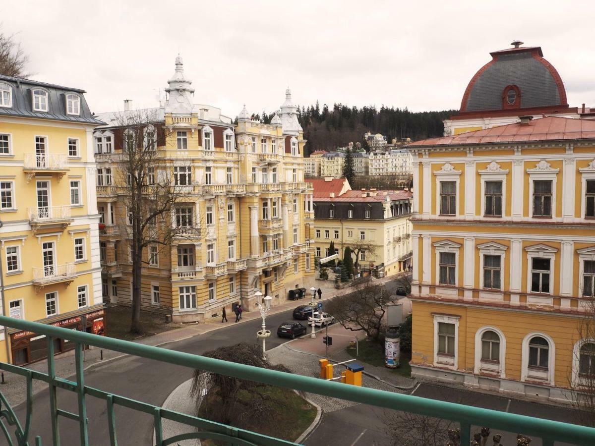 Ferienwohnung Balconies Above Colonnade Mariánské Lázně Exterior foto